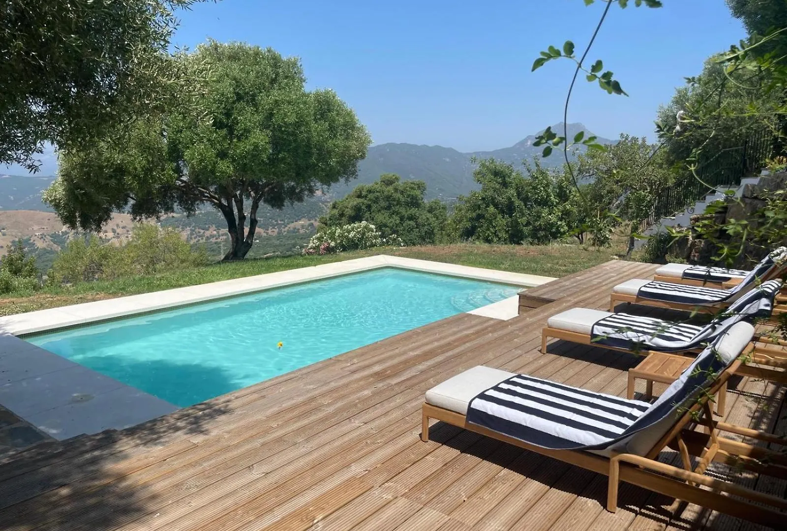 Finca Juan Benitez Santa Cruz Casares 0*,  Spagna
